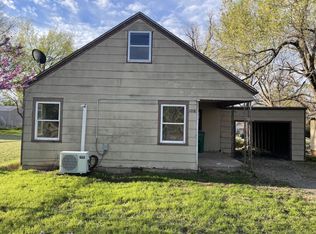 1208 Fir St, Perry, OK 73077