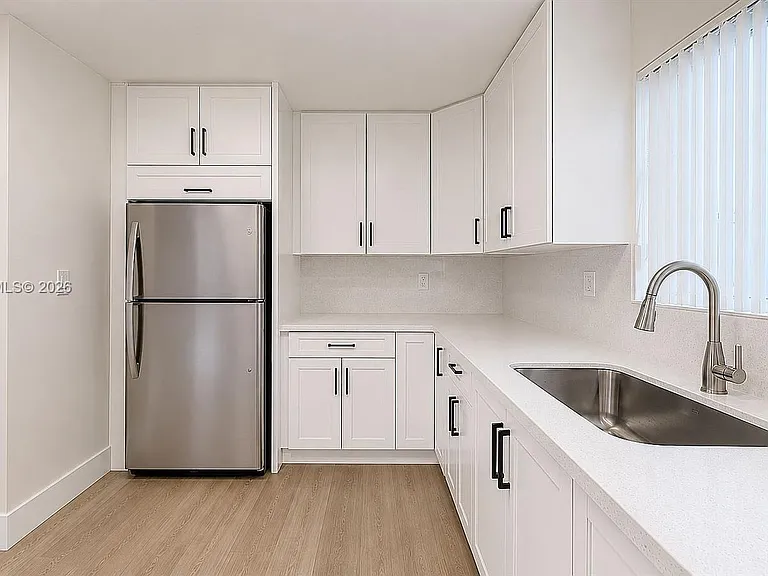 1670 W 42nd St #1672 — Photo 15