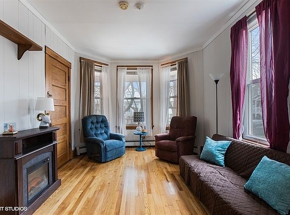 2nd image of 2431 W Hutchinson St