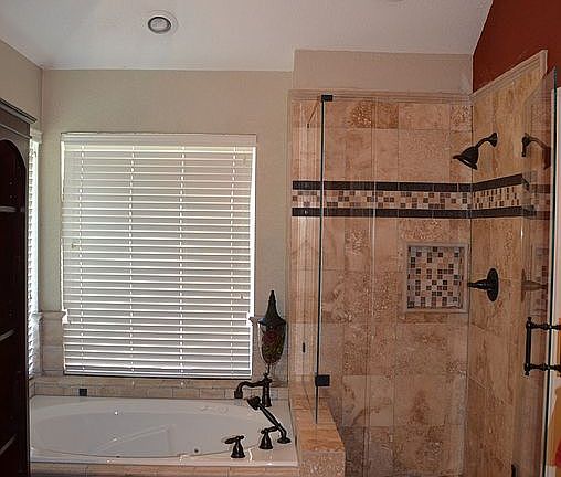3rd image of 4310 Greenwood Ln