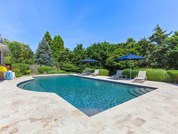 3rd image of 3 Halsey Ln