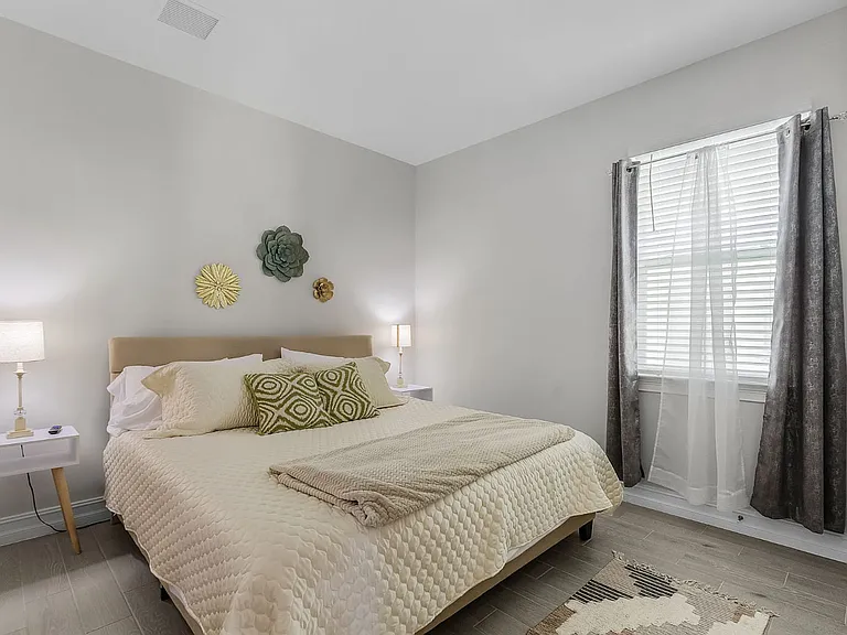 425 Coral Reef Pl — Photo 13
