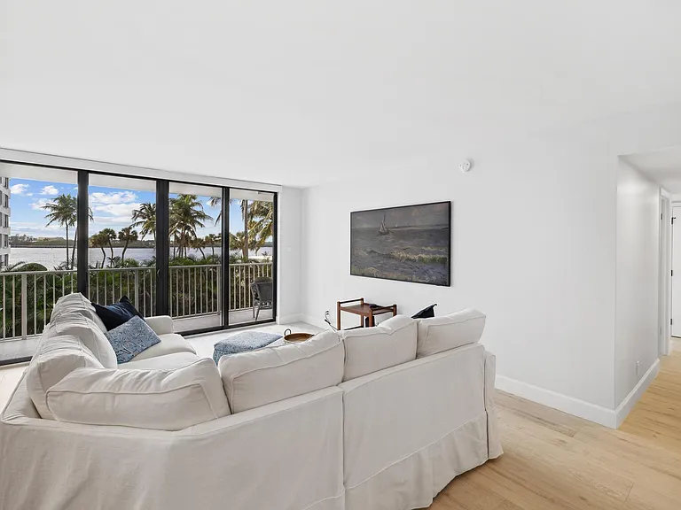 2860 S Ocean Blvd #201 — Photo 3