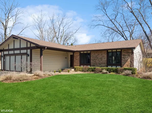 1147 N Pepper Tree Dr, Palatine, IL 60067