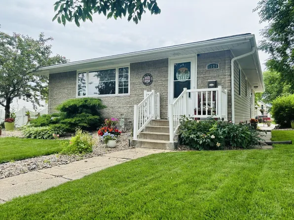 1321 6th St, Columbus, NE 68601