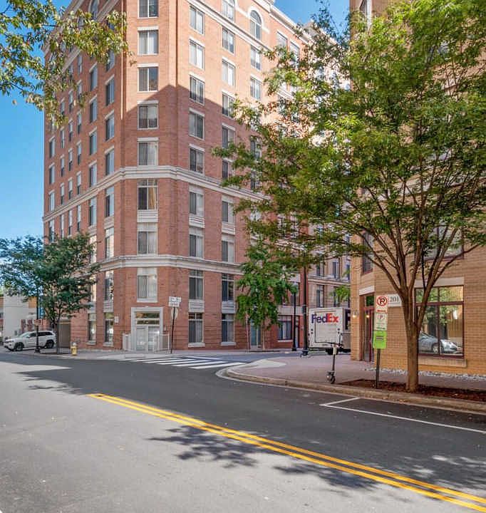 1st image of 1205 N Garfield St APT 707