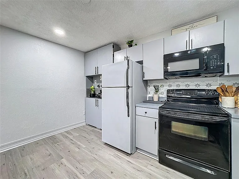 21027 Voyager Blvd #3 — Photo 9