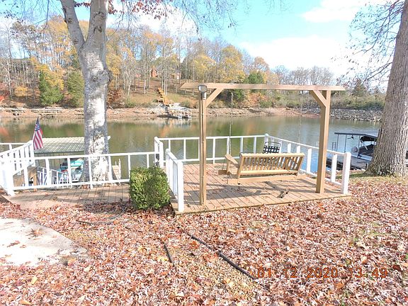 4th image of 15 Shoreline Ct
