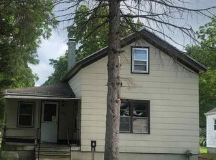 1308 Essex St, Essexville, MI