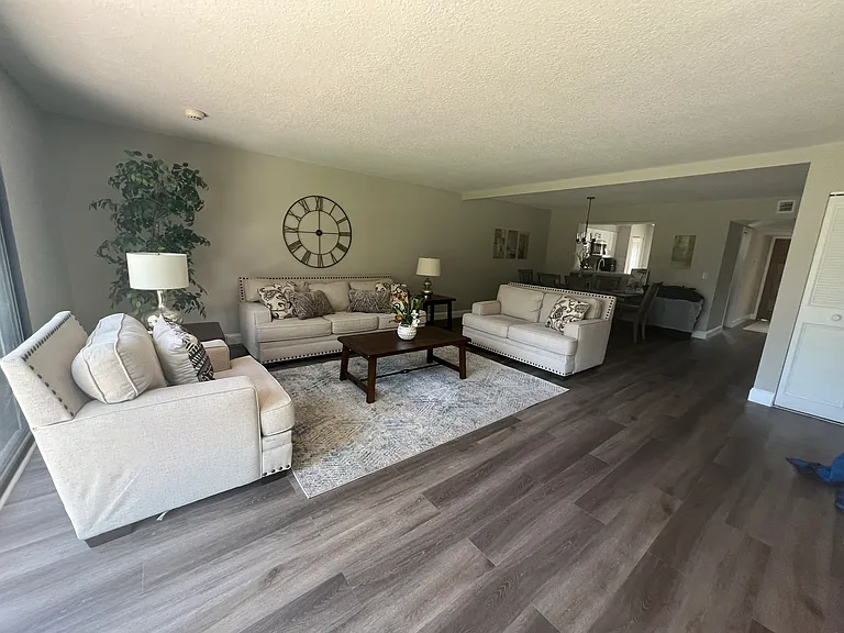 7908 Los Robles Ct — Photo 12