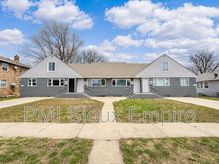 2600 S Duluth Ave — Photo 10