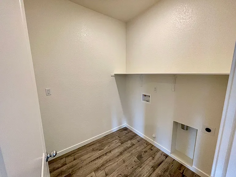 754 Tamarack Ct — Photo 17