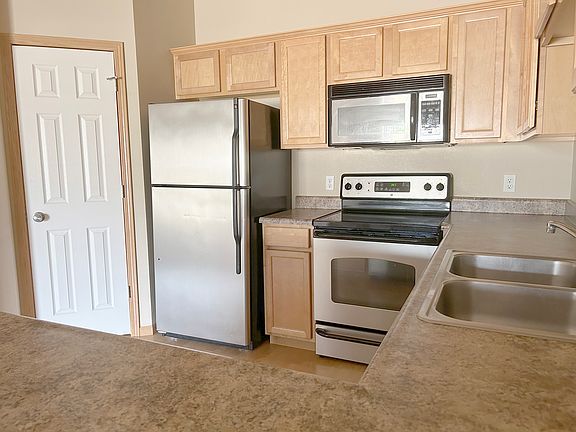5th image of 960 W Cherry St Unit 5