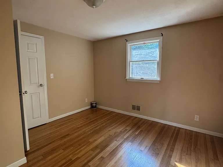 109 Larchmont Rd — Photo 22