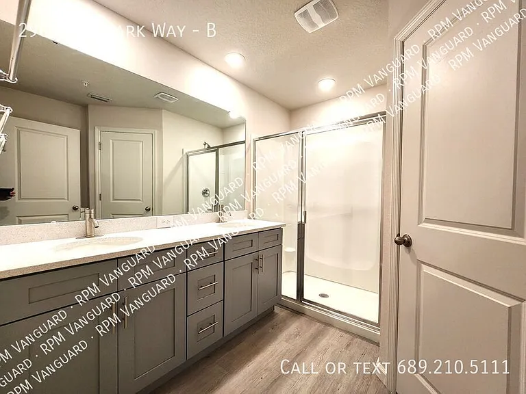 2908 Oak Park Way #B — Photo 10
