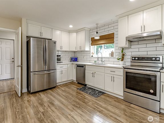 5th image of 807 118th Street S