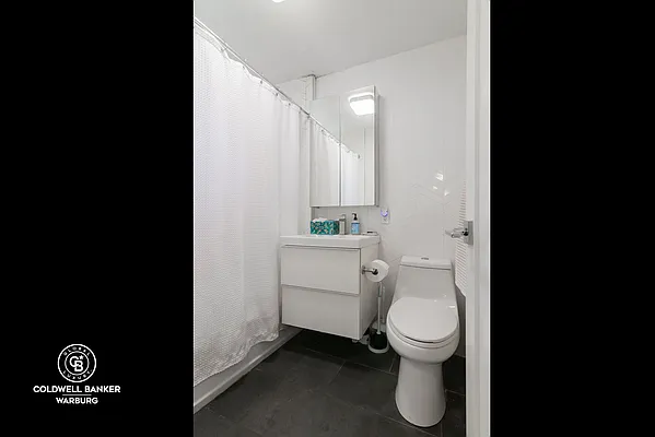 Rented by Coldwell Banker Warburg | media 7