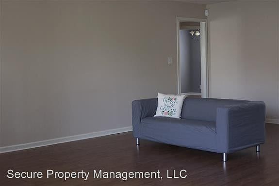 3rd image of 2892 Brewster Dr
