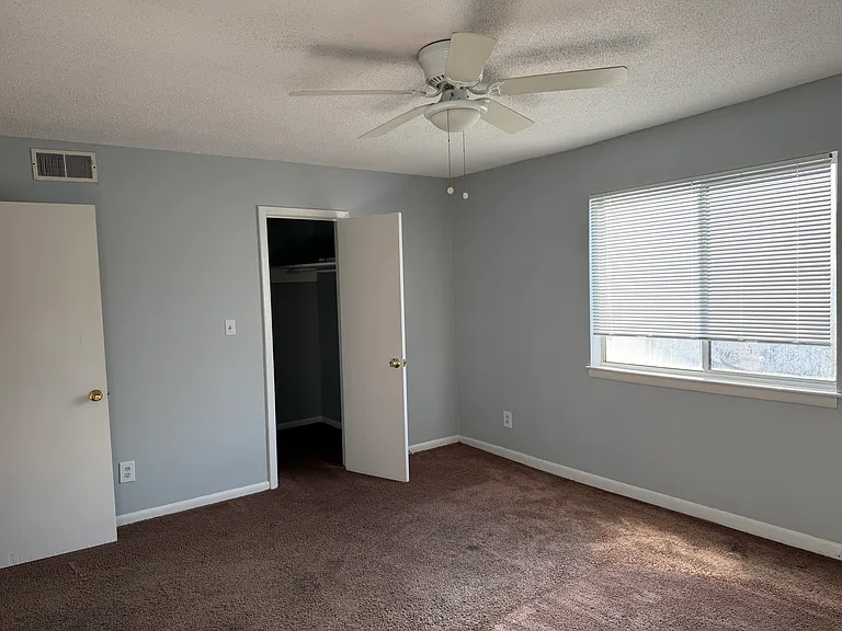 223 Peyton Pl SW — Photo 16