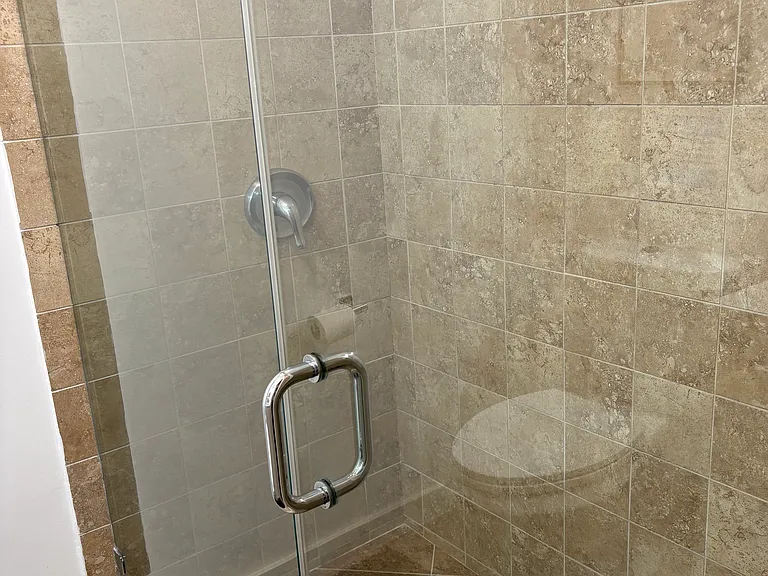NW 38th Pl — Photo 12