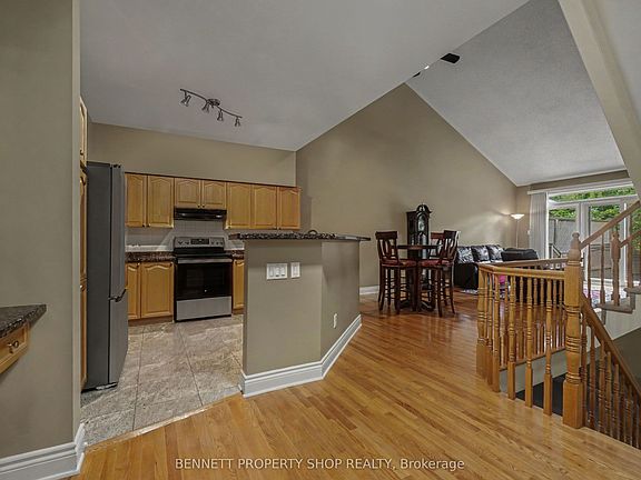 4th image of 39 Foulis Cres