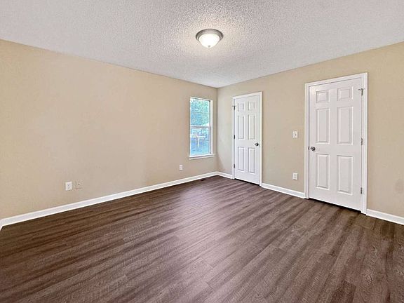 5th image of 4012 Sutton Rd