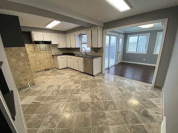 4th image of 85 Kemp Ave