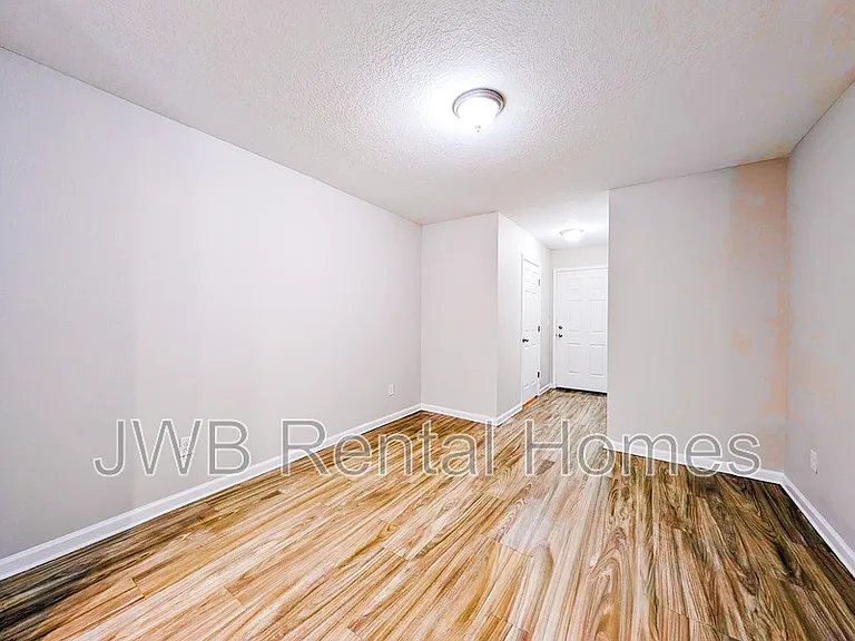 8824 Galveston Ave — Photo 4