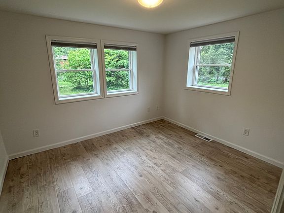 3rd image of 16 Hamilton Rd