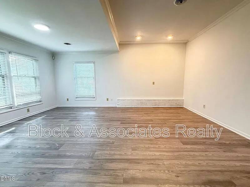 1 bed, 1.0 bath, $1,650 — Photo 4