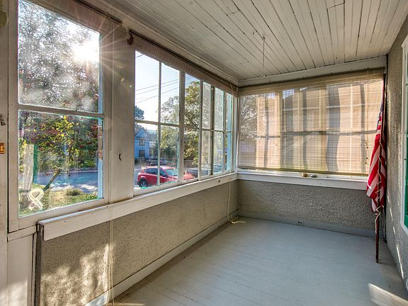 5th image of 73 Colden Ave