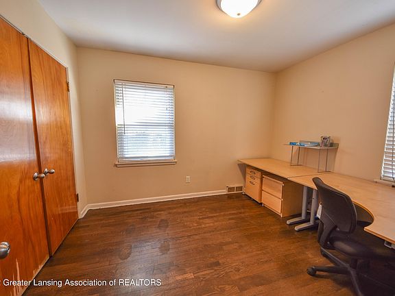 5th image of 1002 Albert Ave