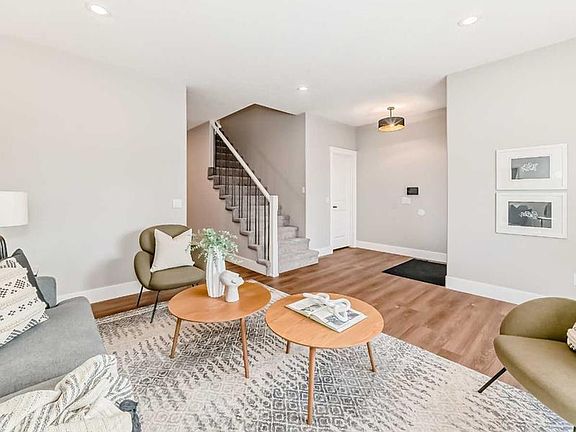 5th image of 722 S 53rd Ave SW