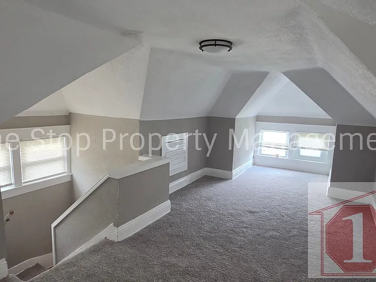 2821 Wabash Ave — Photo 32