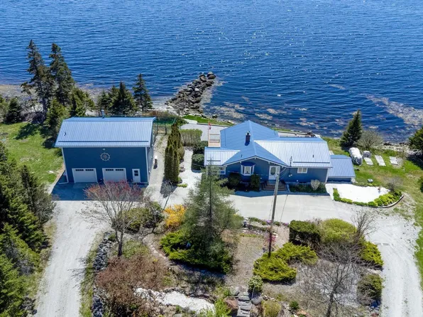 1904 Sandy Point Rd, Shelburne, NS B0T 1W0