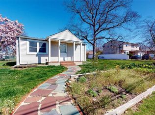 856 Deer Park Rd, Dix Hills, NY 11746