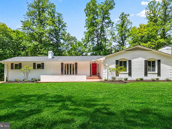 2nd image of 13310 Country Way Cir