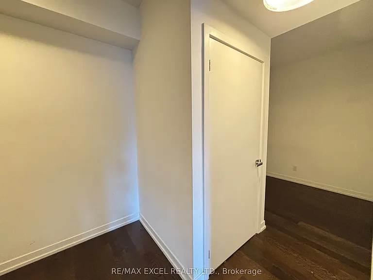 21 Widmer St #901 — Photo 13