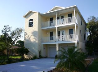 526 Kentucky Ave, Crystal Beach, FL 34681