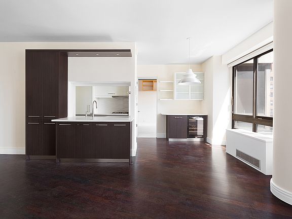 4th image of 167 E 61st St APT 11A