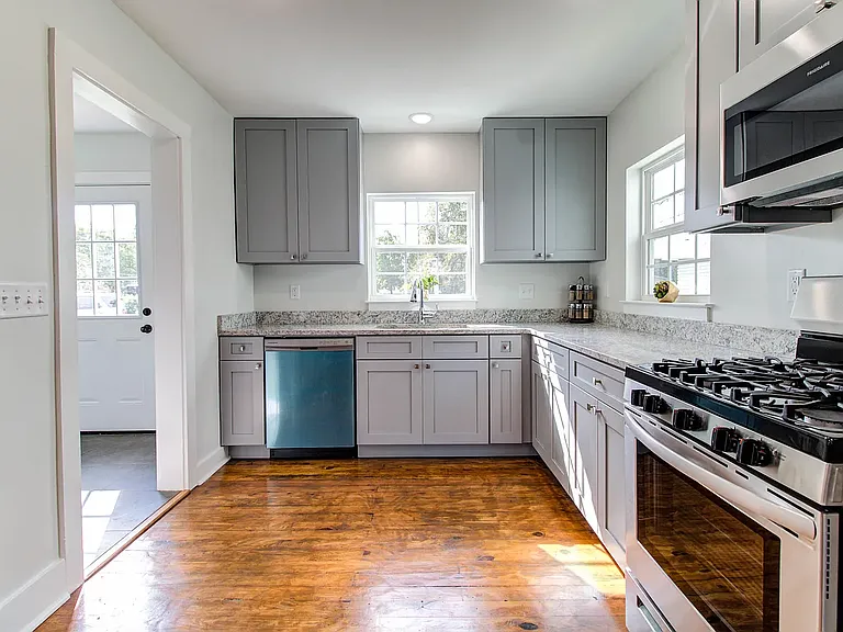 2703 Bullis Ave — Photo 2