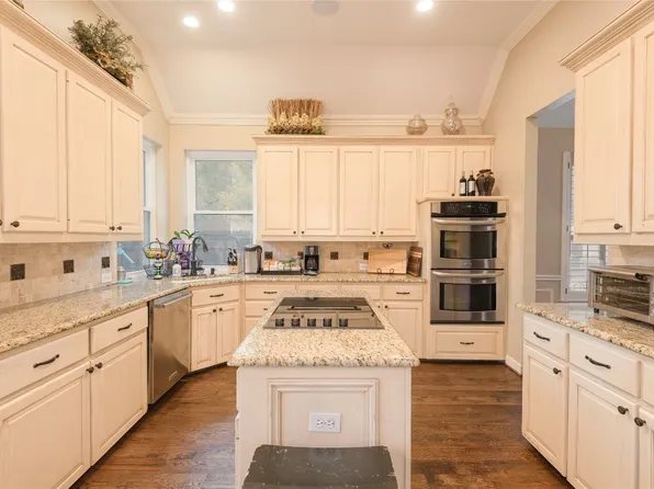 2902 Oakwood Ct, McKinney, TX 75072