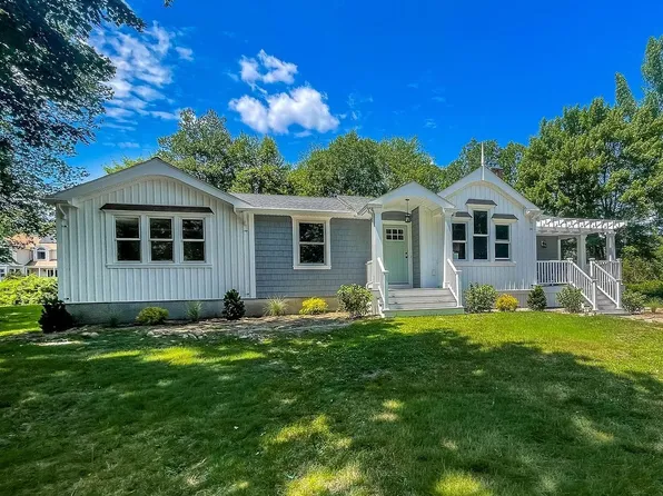 2800 County St, Dighton, MA 02715