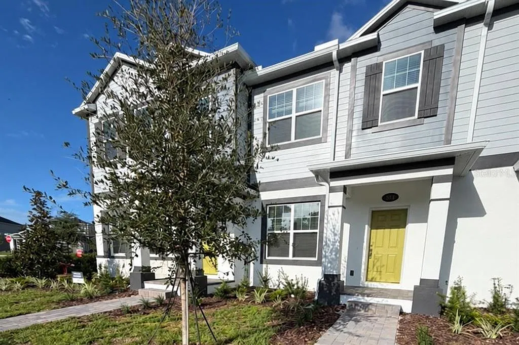 3 bed, 2.5 bath, 1691 sqft, $2,700 — Photo 1