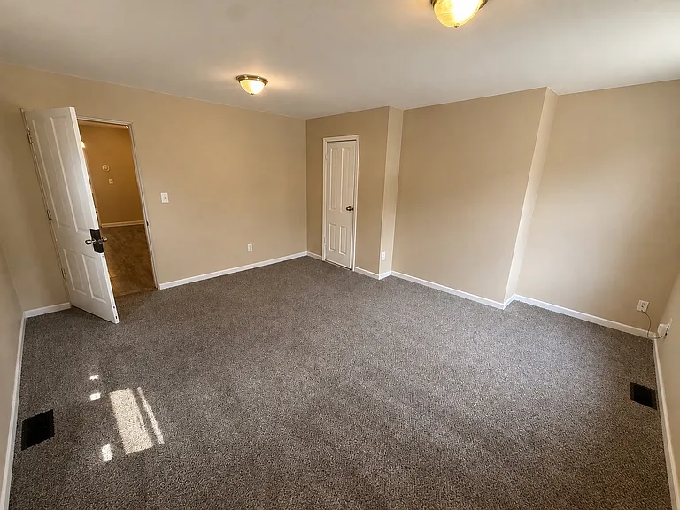 1120 Putnam St #1 — Photo 9