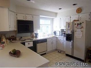 5th image of 1002 Red Oak Dr