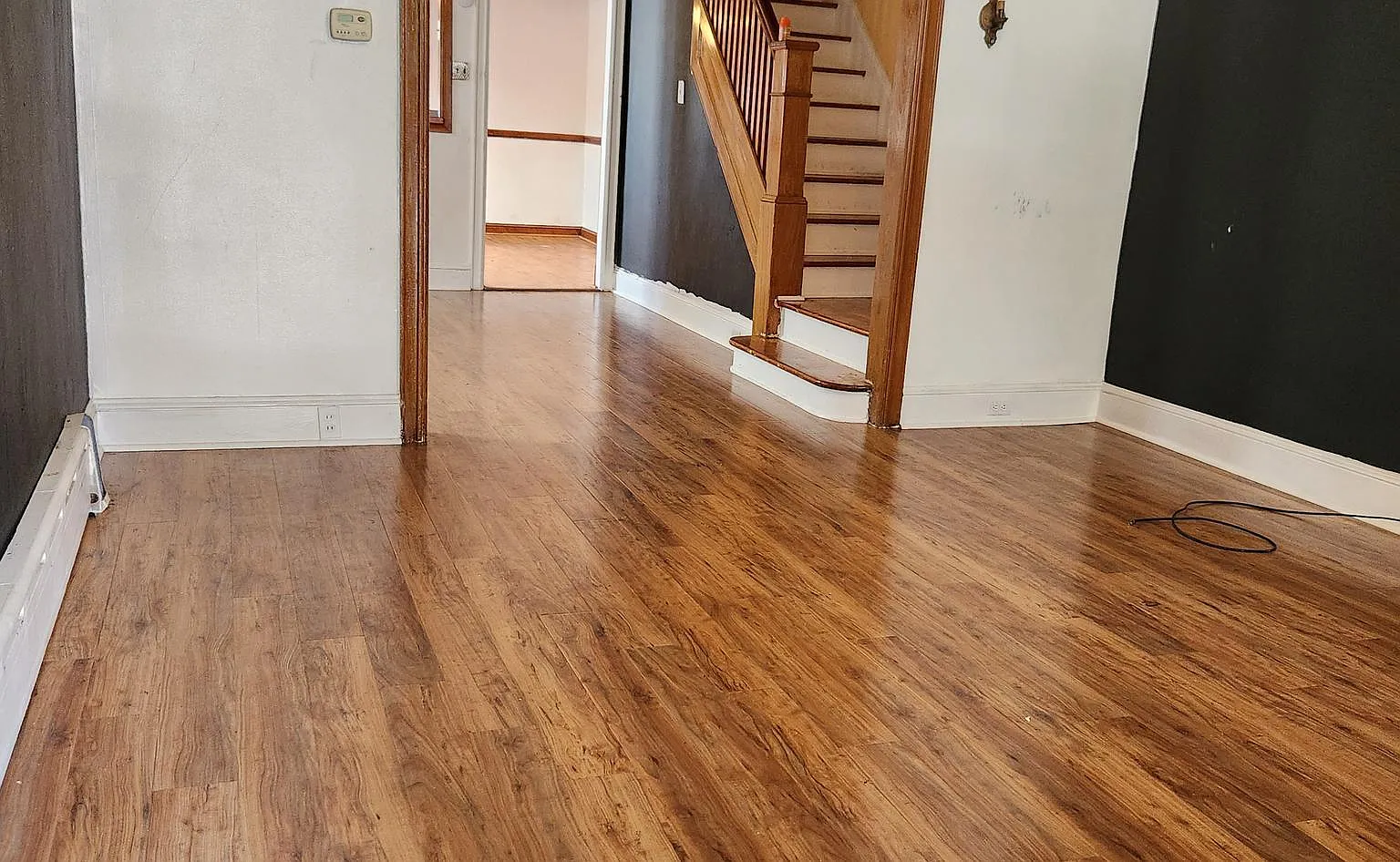 3 bed, 1.0 bath, 1294 sqft, $2,400 — Photo 3