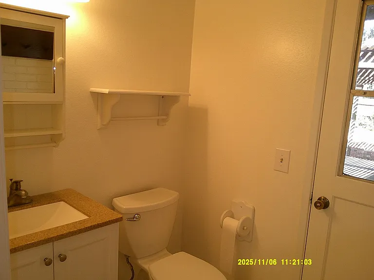390 S Almond St — Photo 16