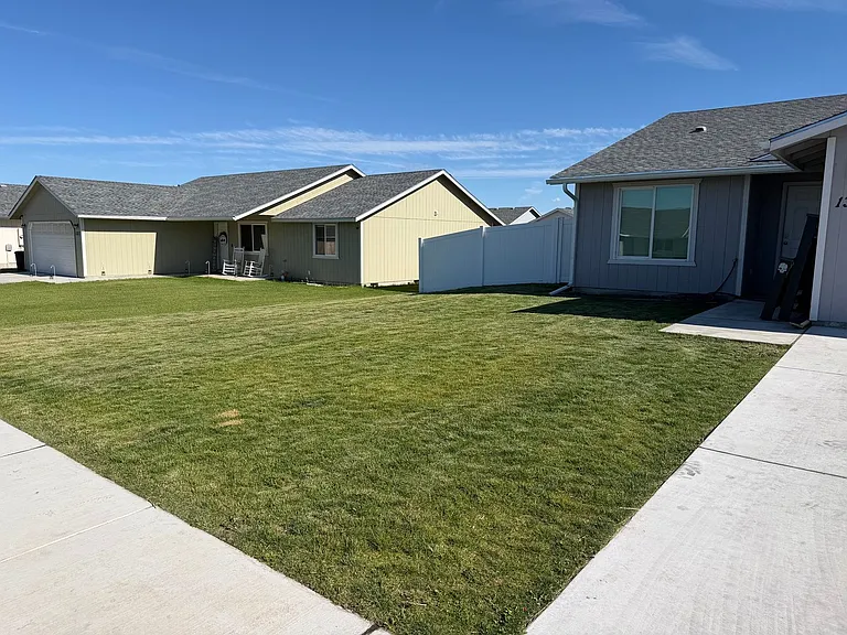 1321 W Polo Ridge Dr — Photo 2