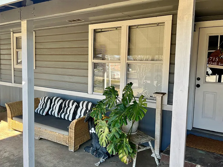 715 North Ave — Photo 3